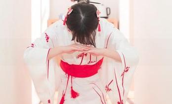 长腿图包里的Aram(아람)，为何能将我的目光牢牢抓住？