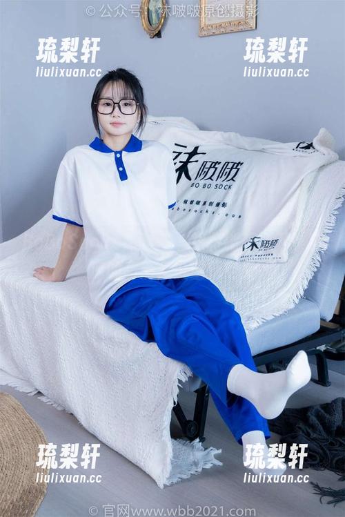 BoBoSocks袜啵啵-小淳 BoBoSocks袜啵啵 - 银行制服之下,小淳的高清身份重新定义
