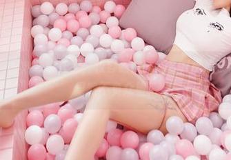 Feilin嗲囡囡 – 眼镜在手，妆容随你。SiByl李思宁这高清美图果然不负众望！