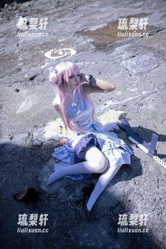不得不说，G44不会受伤的网袜将cos和写真完美结合了…