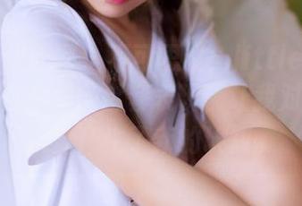 GIRLT果团网 – 不可思议！little贝壳喵在这套红裙里的全套表现，让我对图片的质量产生了新的认知。