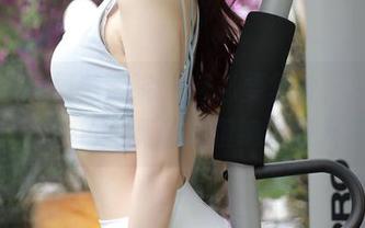 MFStar模范学院 – 何必要复杂，SiByl李思宁的白色写真随性但绝对抓人眼球！