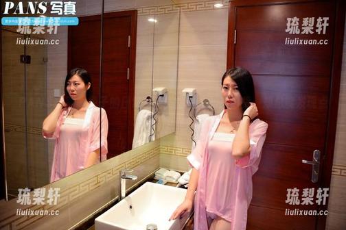 PANS摄影-兔子 PANS摄影 - 兔子的日常私拍,像是在翻找旧货,却总能发现点亮的意外