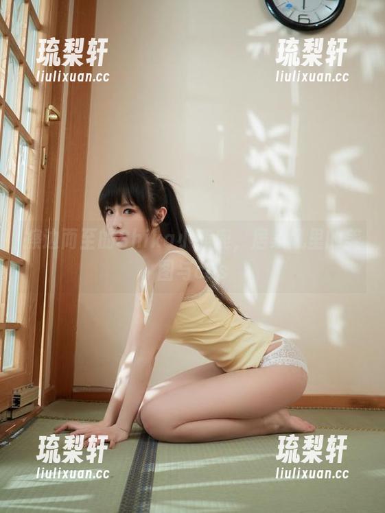 Shika小鹿鹿 擦边而至的Shika小鹿鹿,居家风里的美图与cos