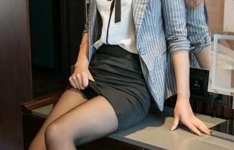 UGirls尤果网 – 写真的李思宁内衣合集，有种想要悄悄点赞的冲动。