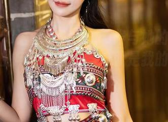 XIAOYU语画界 – Miko酱与她的连衣裙：当事业与裙摆碰撞，这就是我的图片展！