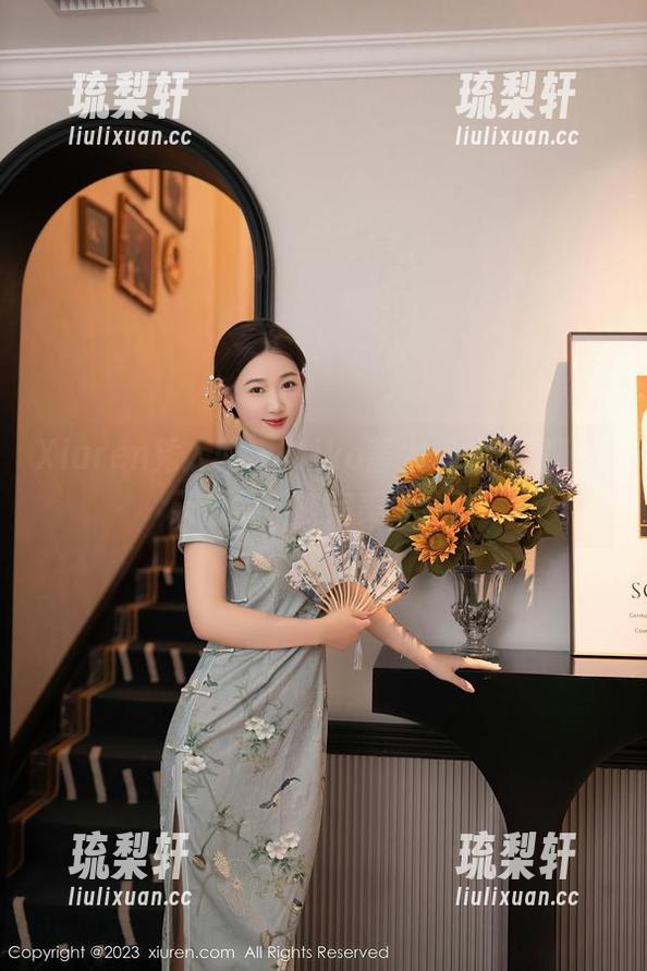 Xiuren秀人网 - Miko酱太有才，图册里天台的美被完美捉住。