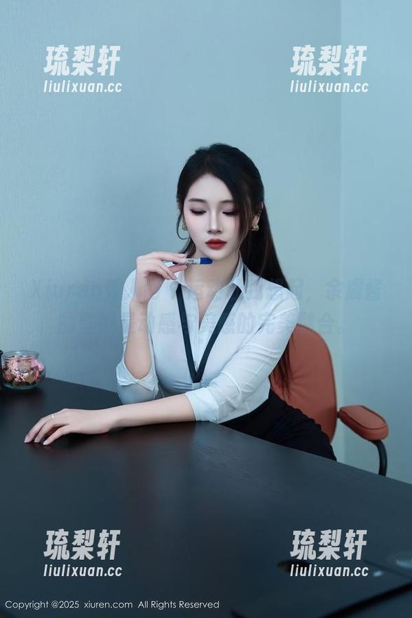 Xiuren秀人网 - 运动让我想起，余虞酱的壁纸是动感与美感的完美融合。