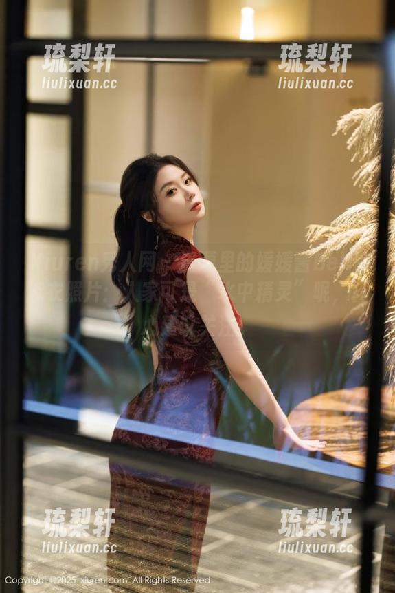 Xiuren秀人网-媛媛酱Belle Xiuren秀人网 - 资源里的媛媛酱Belle泳衣照片:人家可是“水中精灵”呢,真心建议关注。