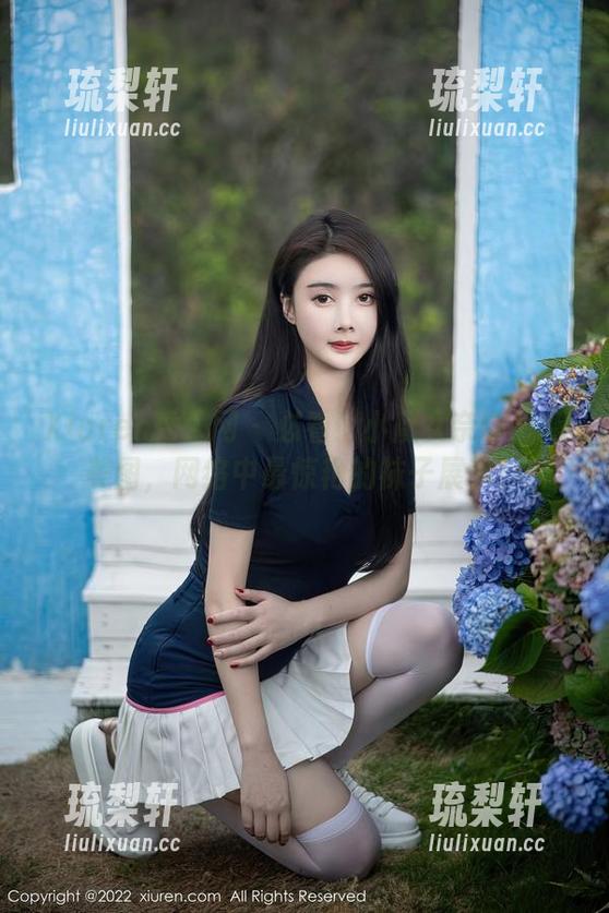 Xiuren秀人网 - 必看！小魔女奈奈最新美图，网络中最惊艳的袜子展示！