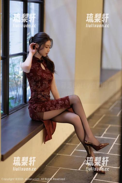 Xiuren秀人网-徐莉芝Botty Xiuren秀人网 - 徐莉芝Botty在图库里的短裙挑战,胆量让人佩服