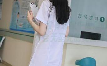 Xiuren秀人网 – 没有想象中闪耀的校服，林文文教我领会无圣光的美图哲学。