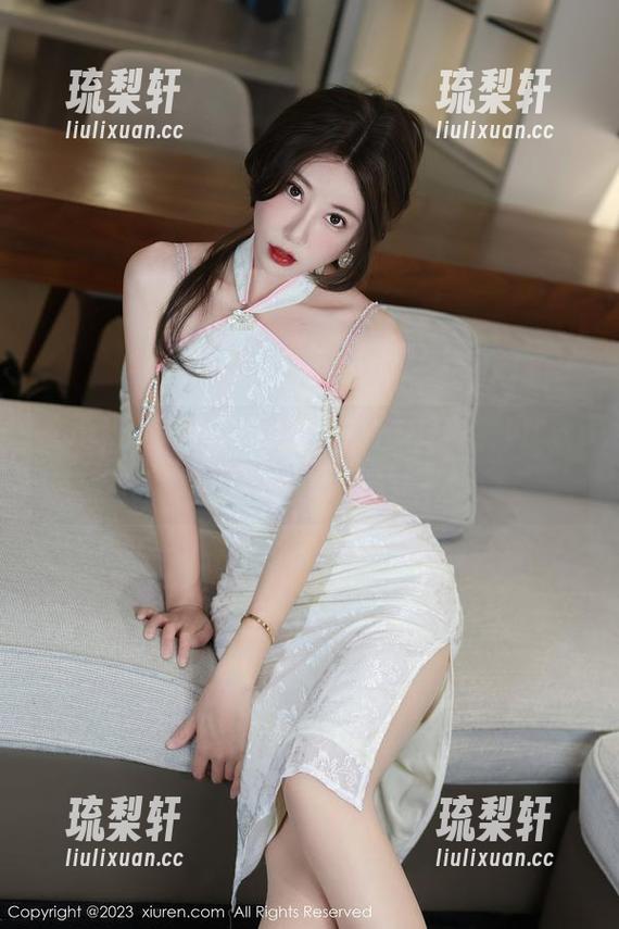 Xiuren秀人网-柚子178 Xiuren秀人网 - 把柚子178的棉袜放到线上,是要干嘛呢?