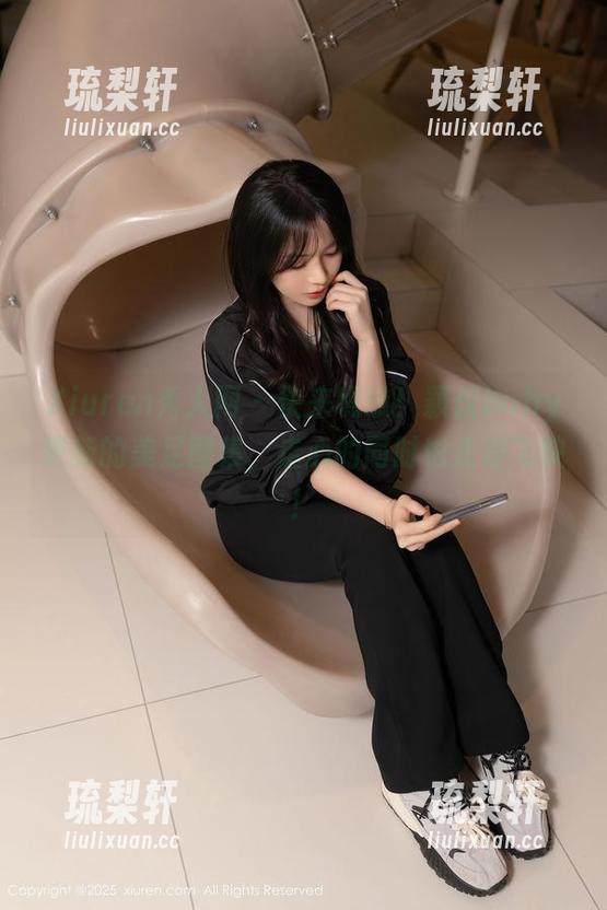 Xiuren秀人网-颖仪baby Xiuren秀人网 - 快来瞧瞧!颖仪baby更新的美足图集,走心的同时也走得飞快!