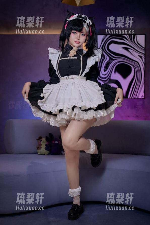 你能想象吗？ZinieQ居家服写真全集，桌子旁也能开party！