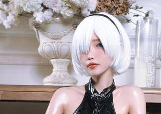 一身2B旗袍的eliza喵喵，高清分享有没有让你停下来？