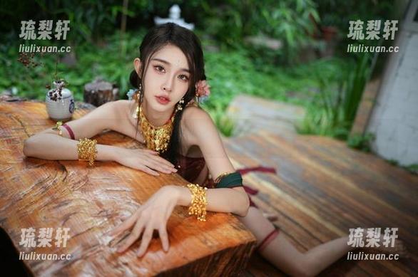 余多多Dudu 谁说睡衣只能在床上?余多多Dudu的写真集,瞬间洗脑!