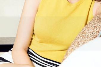 克拉女神 – 发现大阳的泳装写真集，资源感其实在水波间荡漾。