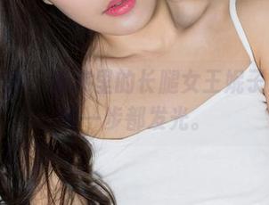 克拉女神 – 图库里的长腿女王妮子，她的每一步都发光。