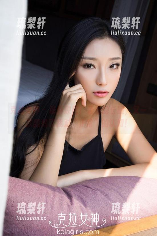 克拉女神-汤怡 克拉女神 - 最新原图!汤怡的长腿,又一次翻转了我对“正常”的认知!