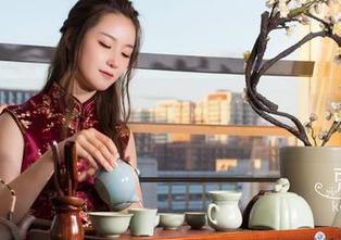 克拉女神 – 谁说兔女郎只在动画里？盈盈的写真图包等你来探险！