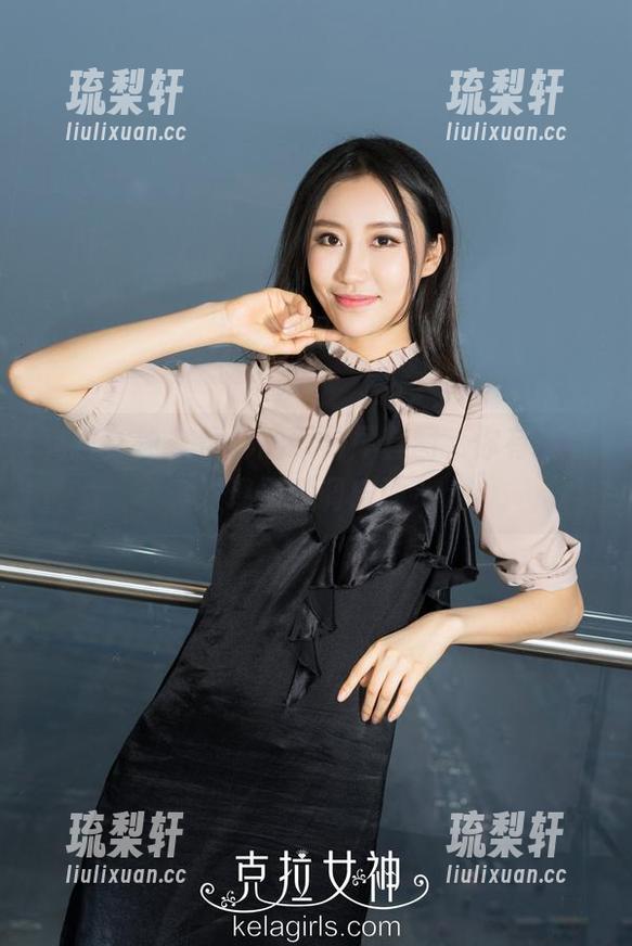 克拉女神 - 舒彤的双马尾套图，你有没有发现那股调皮劲？