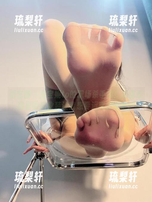兔宝妮to 微密圈 - 兔宝妮to的职场杀手锏!这张原图里的职业装让我想要远离会议室。
