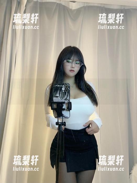 可馨juicy 微密圈 - 免费送你可馨juicy图册,腰围比里的小秘密总让我捉摸不透