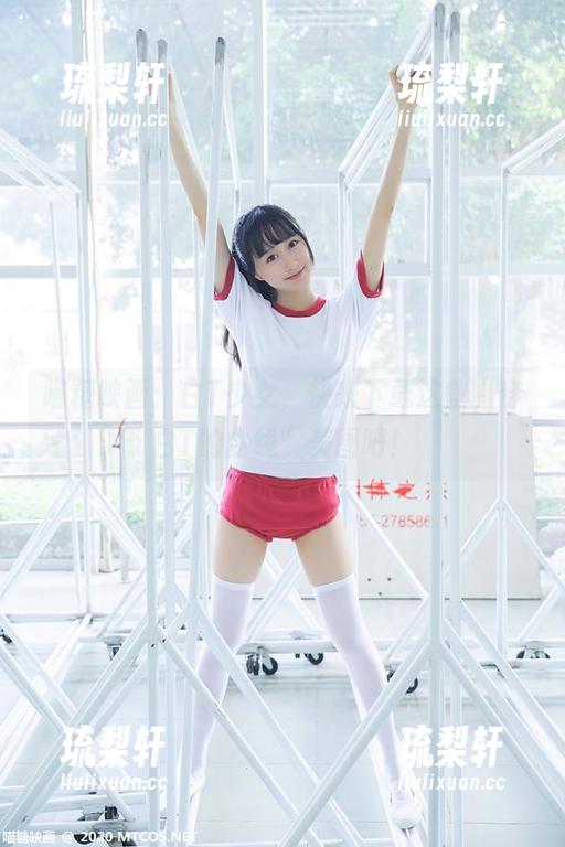 喵糖映画：白T少女，快来下载这些“穿白T的曲线”美图吧！
