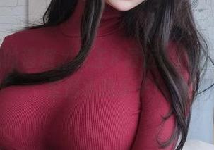 一水儿的清澈，女主K最近的作品在泳池里潜水找乐子！
