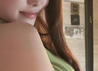 微密圈 – 下载奶雯的秘密图集，看得我心里一阵怪怪的。