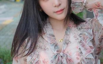 姜仁卿(강인경)的全套丝袜图集，想说的千言万语藏在脚裡