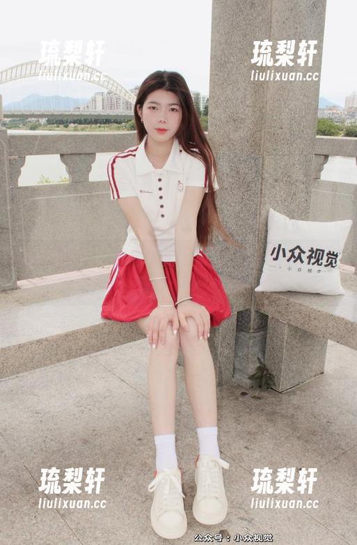 小众视觉-婷婷 小众视觉 - 婷婷的办公室合集——有多少人想冲进去问一句:老板好吗?