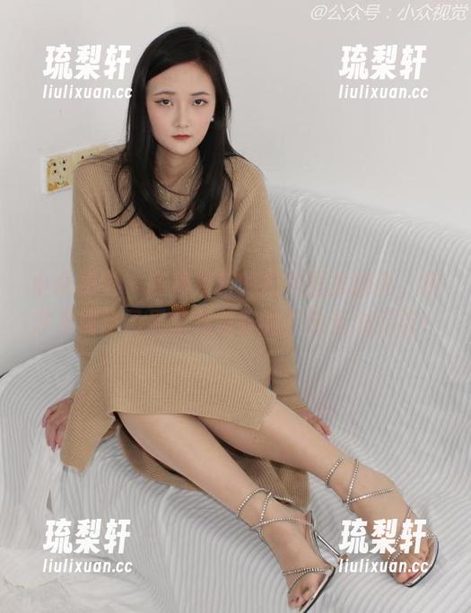小众视觉-芳芳 小众视觉 - 随着芳芳的白裙图集翻页,我才发现自己果然对美好的事物无力反抗!