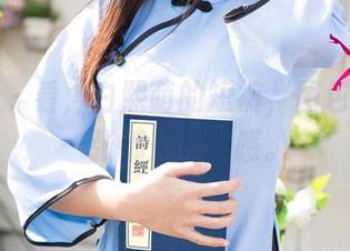 尤果网 – 看，白熙萌的短裤，图包里的每一张都是新灵感。