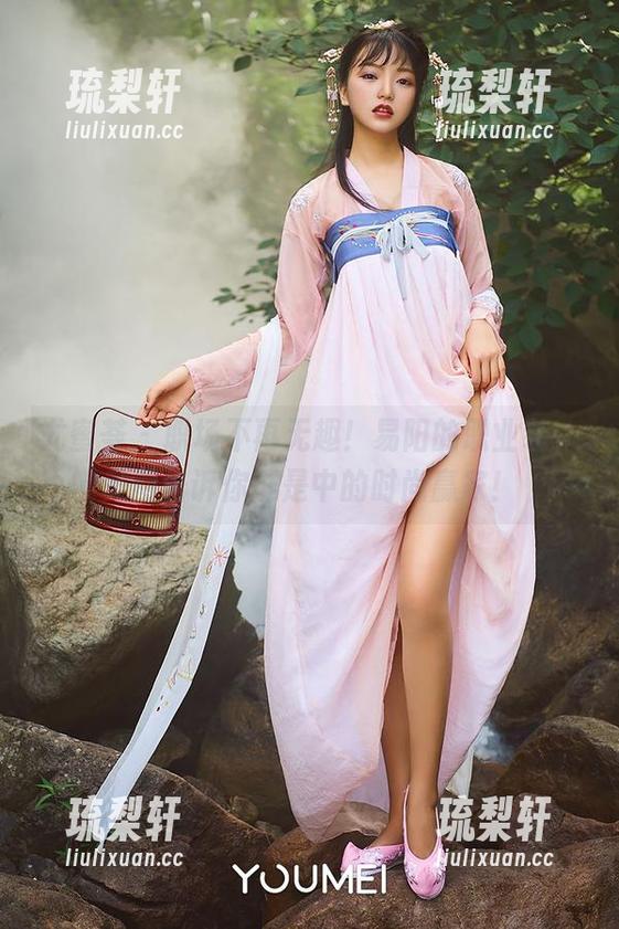 尤蜜荟-易阳 尤蜜荟 - 职场不再无趣!易阳的职业装,美图告诉你谁是中的时尚赢家!