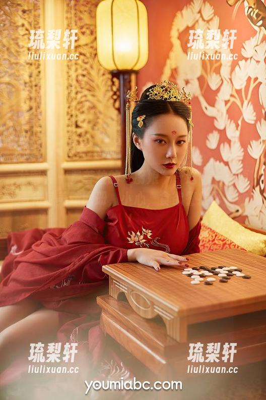 尤蜜荟 - 费若拉的“厨娘”奇遇——当原图化身美味图册，小心，食欲警报已启动！
