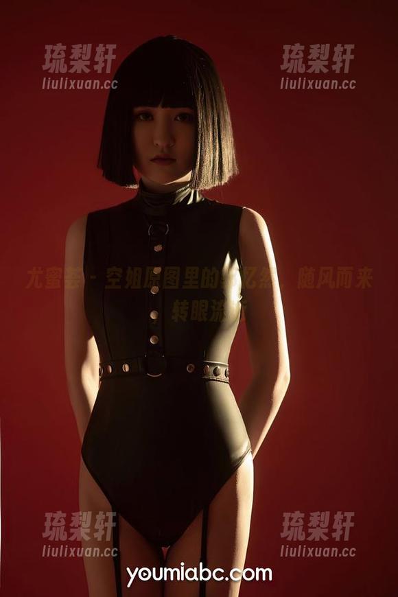 尤蜜荟-郭忆然 尤蜜荟 - 空姐原图里的郭忆然,随风而来,转眼流逝