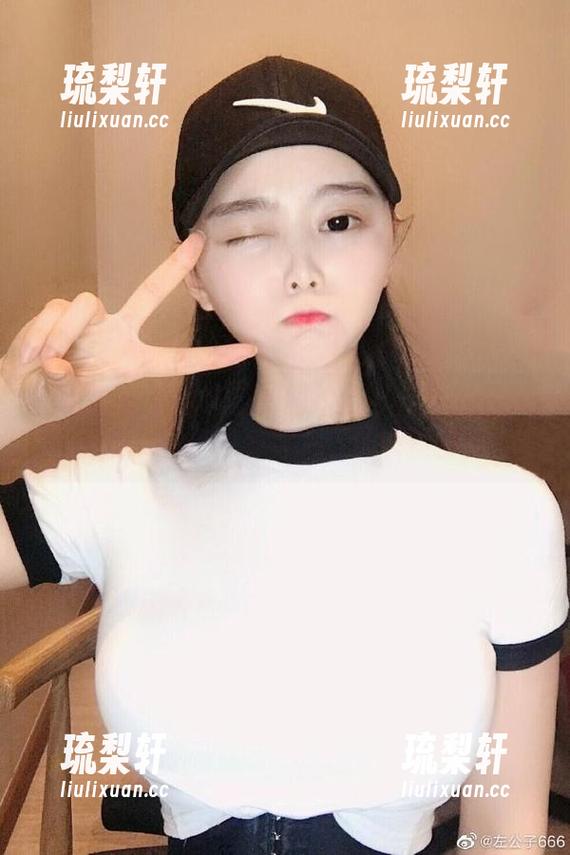 左公子666 微密圈 - 新春满溢的图片合集:左公子666在镜头前如鱼得水,难以捉摸。