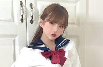 微密圈 – 制服黑丝的福利直播，张思允的写真又引发了一波波尖叫。