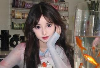 这组私房泳装原图，谁能想到怡子yiii能把沙滩日常变成艺术呢？