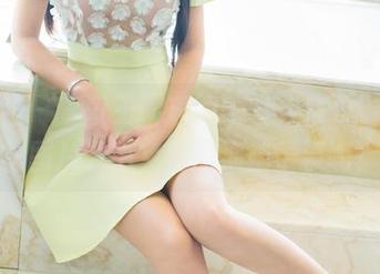 推女郎 – 查查王馨瑶的蕾丝，各位，记得把图片设为免费的那档子事啊！