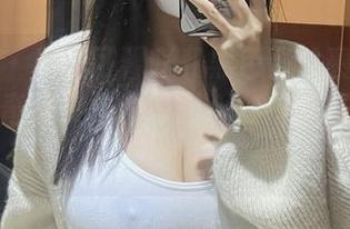 微密圈 – 当是可馨吖和黑色蕾丝裹胸相遇，必有奇迹发生！原图、套图都在这儿等你哦！