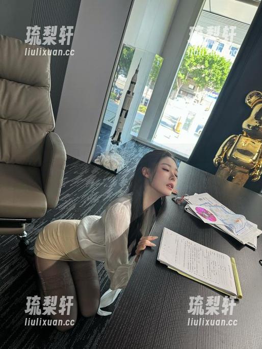 是小逗逗 微密圈 - 是小逗逗的“裸足”作品集,分享一点小心思,透出的是那种轻松的气息。