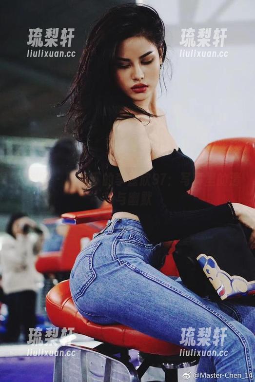 微密圈 - 眼镜下的李嘉欣97：写真里的清新与幽默