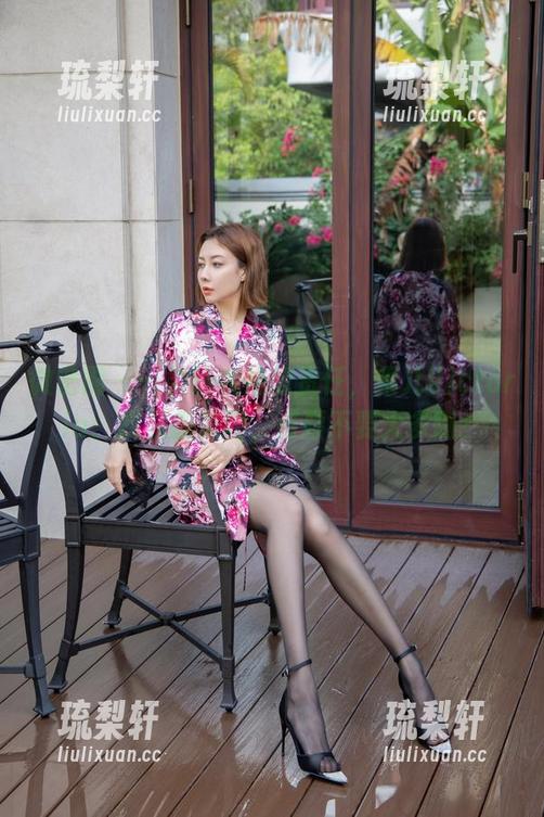 微密圈 - 一条连衣裙的责任，果儿Victoria：我只想美图，资源不要太多啊！