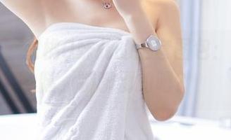 果团网 – 蜜桃Q妹儿的全套图包：看那些腿，聊聊别的吧？