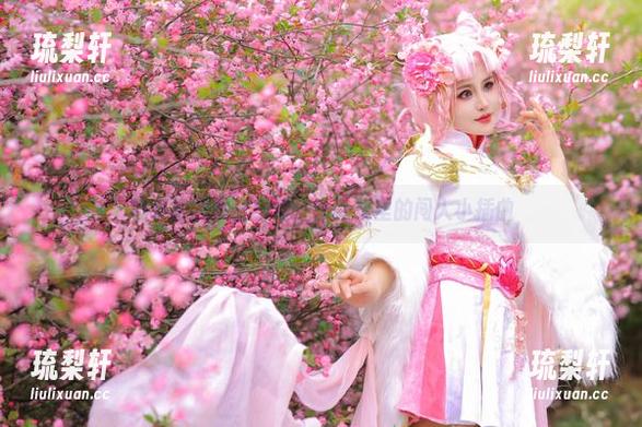 桃暖酱的桃酱日常：作品集里的闯入小插曲