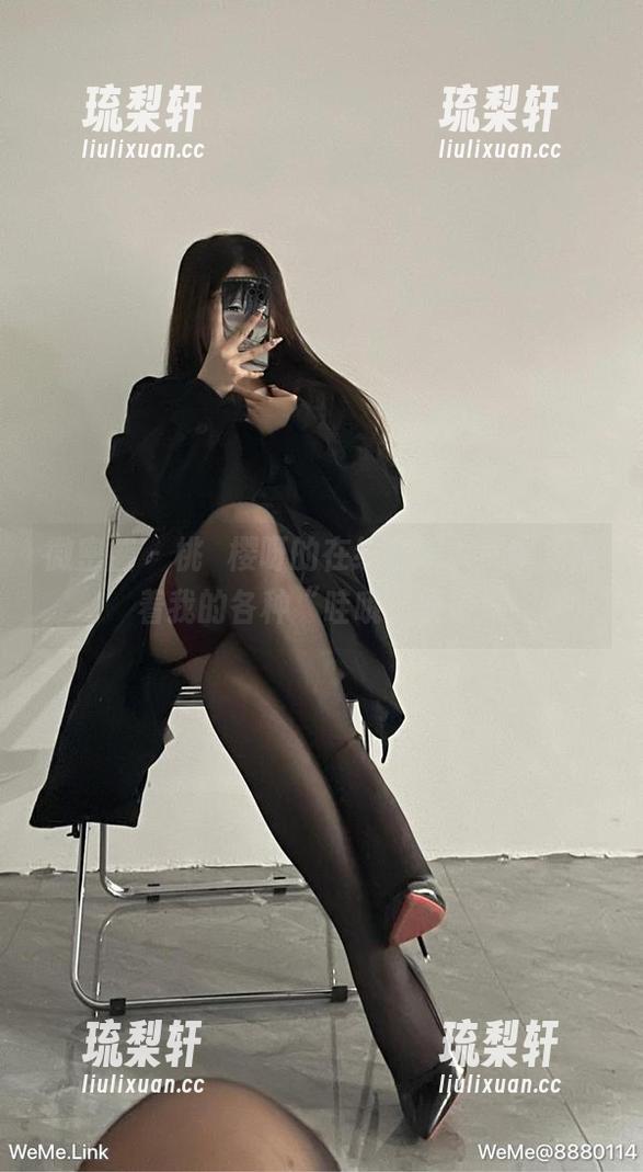 桃沢樱呀 微密圈 - 桃沢樱呀的在线套装,美图里藏着我的各种“哇哦”表情!