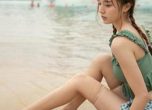 梦丝女神 – 玥玥带你飞，小区楼道里的高清壁纸别有风味！